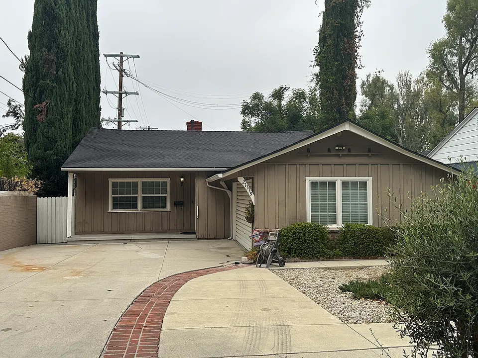 21339 Velicata St