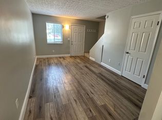 384 Forest St #E, Columbus, OH 43206