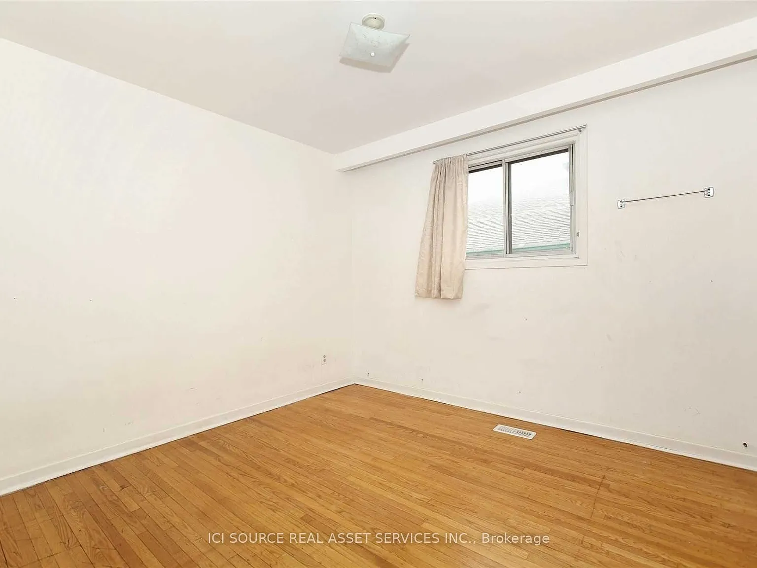6 bed, $4,000 — Photo 3