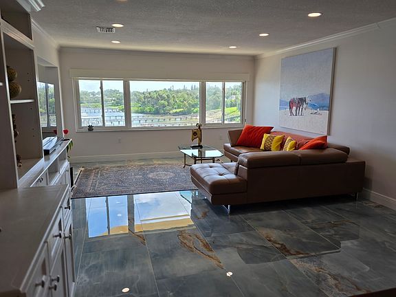 3rd image of 100 Bluff View Dr APT 306C