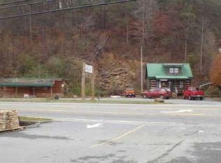 312 S Main St, Ellijay, GA 30540