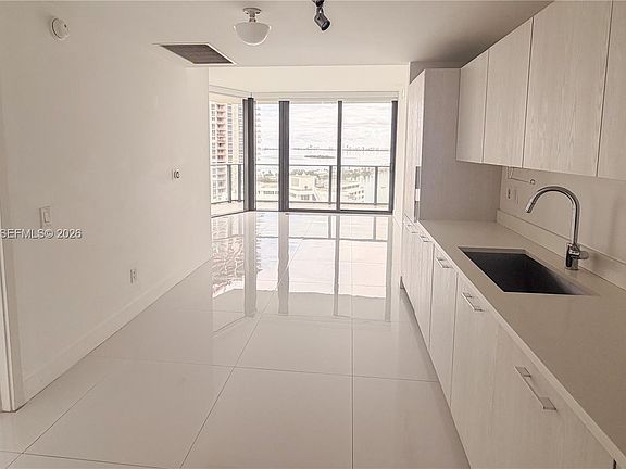3rd image of 501 NE 31st St Unit 1701