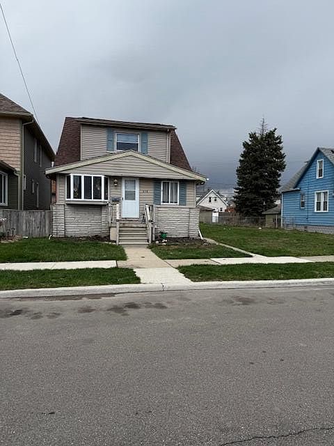 1st image of 840 Superior Blvd