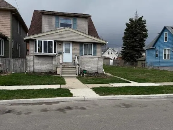 840 Superior Blvd, Wyandotte, MI 48192