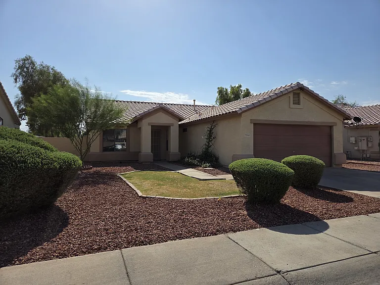 7115 N 81st Dr — Photo 1
