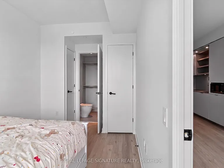 55 Charles St E #4303 — Photo 26