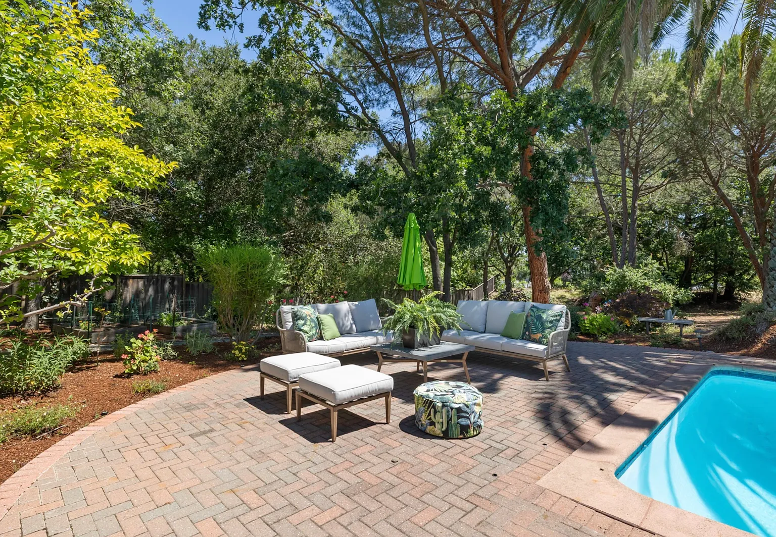 25440 Crescent Lane — Photo 4