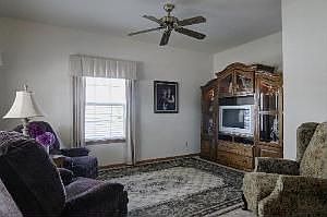 4th image of 1902 Lakeside Dr