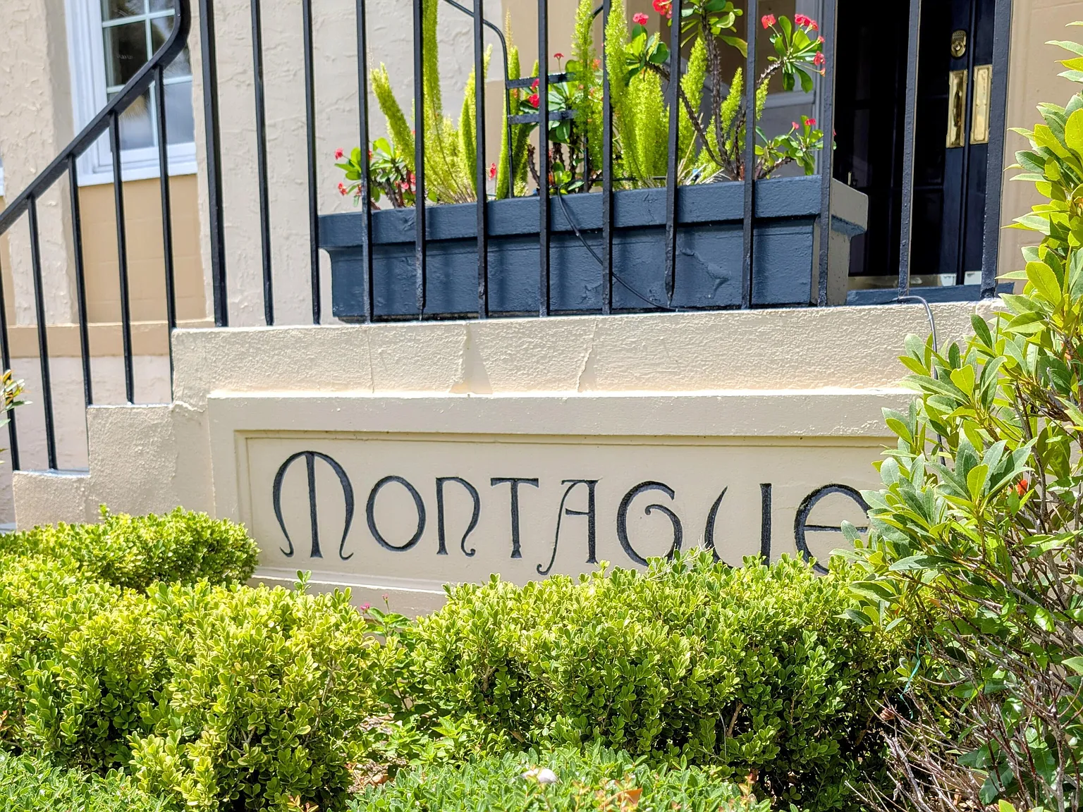 3 bed, 3.0 bath, 2200 sqft, $3,195 — Photo 2