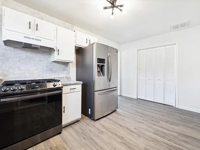 1147 Du Barry Ln #B — Photo 7