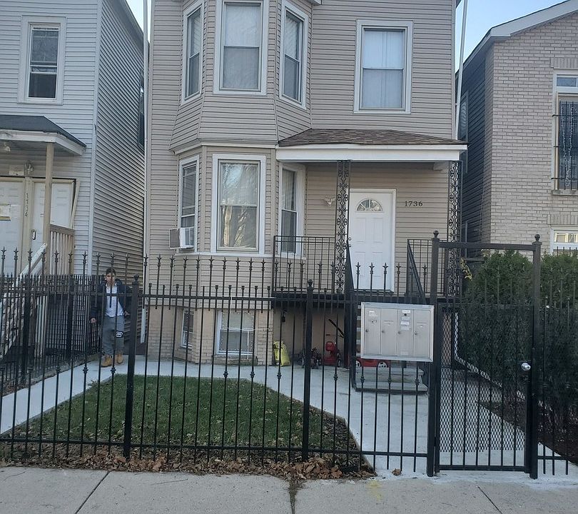 1st image of 1736 N Sawyer Ave