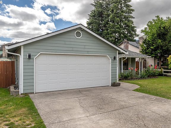 2nd image of 9909 NE 53rd Ave