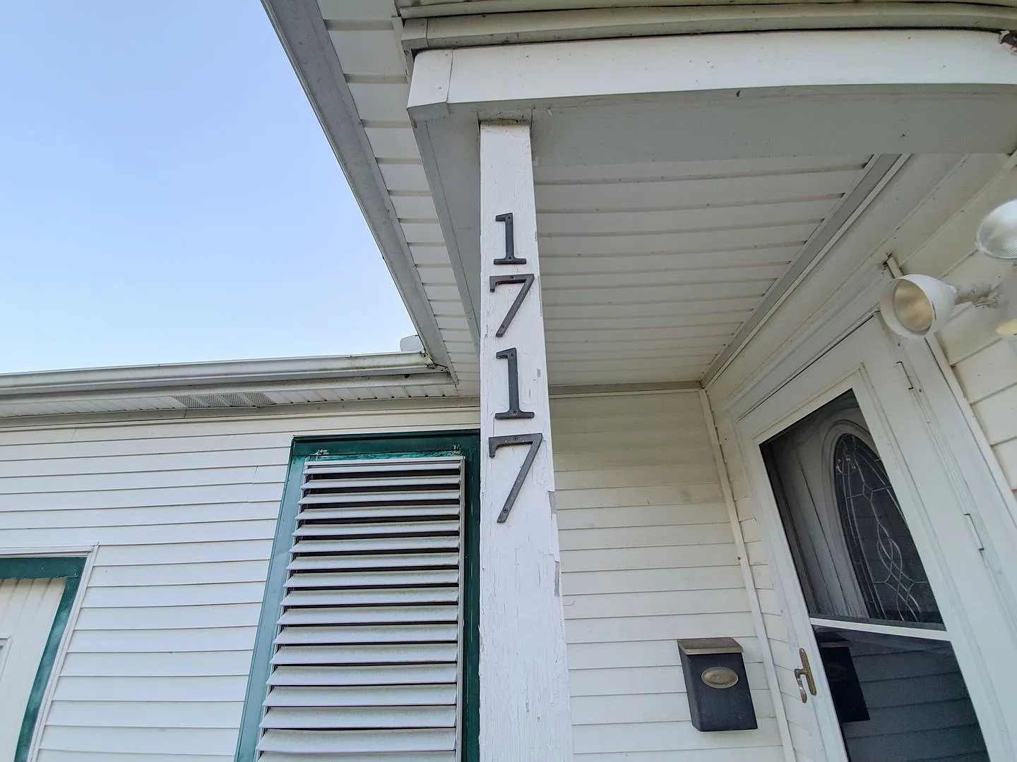 Hawthorne 1717 — Photo 2