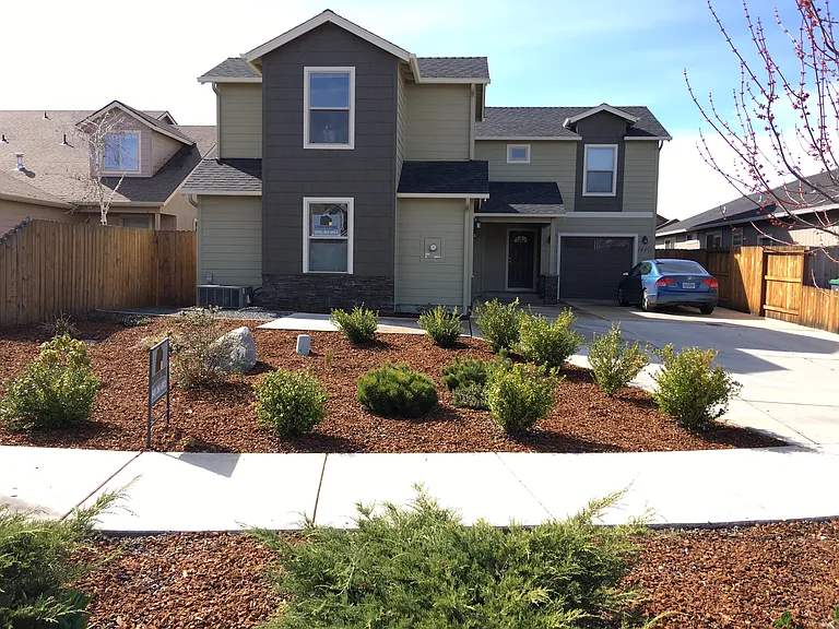 1484 Clearsprings Dr — Photo 2