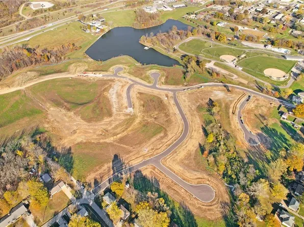 1 Lakeview Dr, Odessa, MO 64076