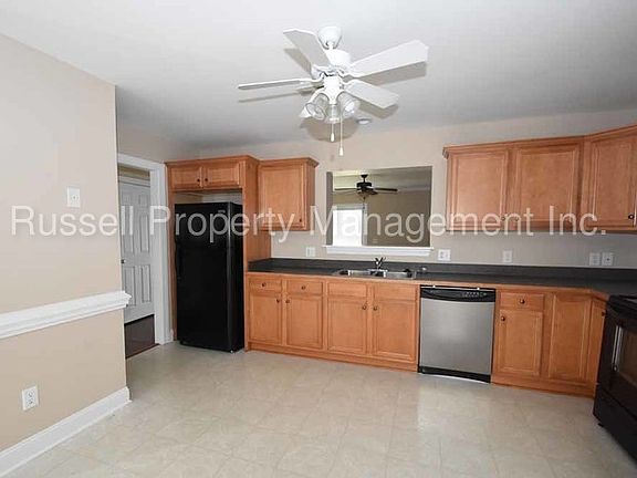 3rd image of 2051 B Cambria Dr