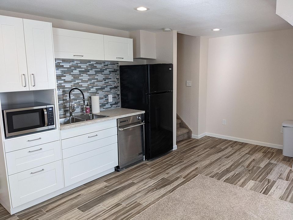 Living Area & Kitchen
