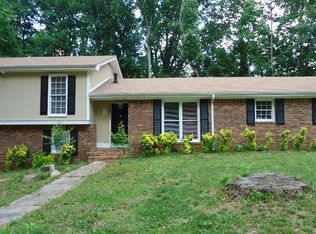 492 Little John Dr, Lilburn, GA 30047