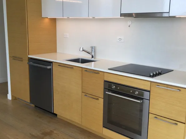 13438 Central Ave #2406, Surrey, BC V3T 0N2
