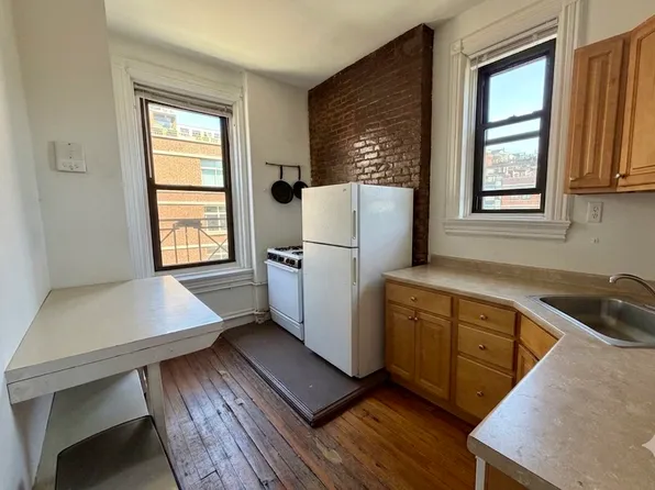 104 14th St APT 7, Hoboken, NJ 07030
