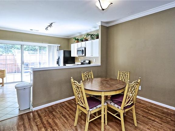 3rd image of 261 Devonshire Dr #H