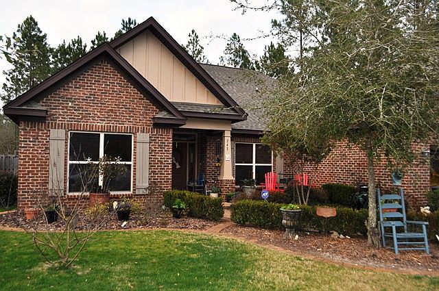 243 Amadeus Ave