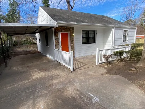 1379 Elizabeth Ave SW Photo 1
