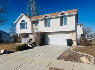 2242 W 1680 N, Clinton, UT 84015