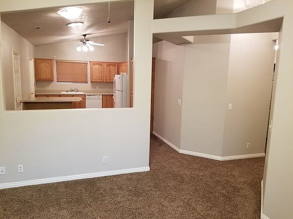 3rd image of 559 E 300 S APT 3