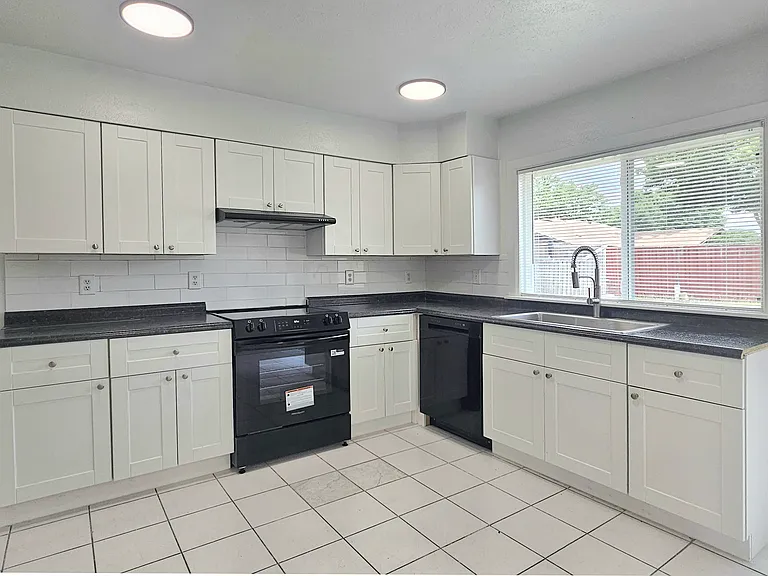 3106 Ridgemoor Dr — Photo 3