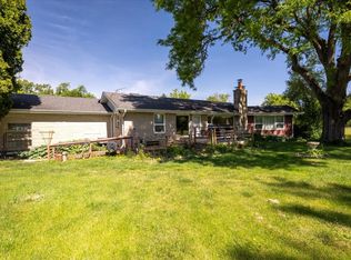6N192 Weber Dr, Saint Charles, IL 60174