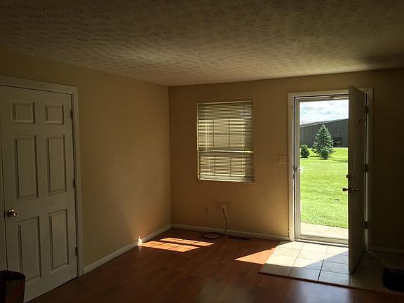 2nd image of 723 Belleview Ct