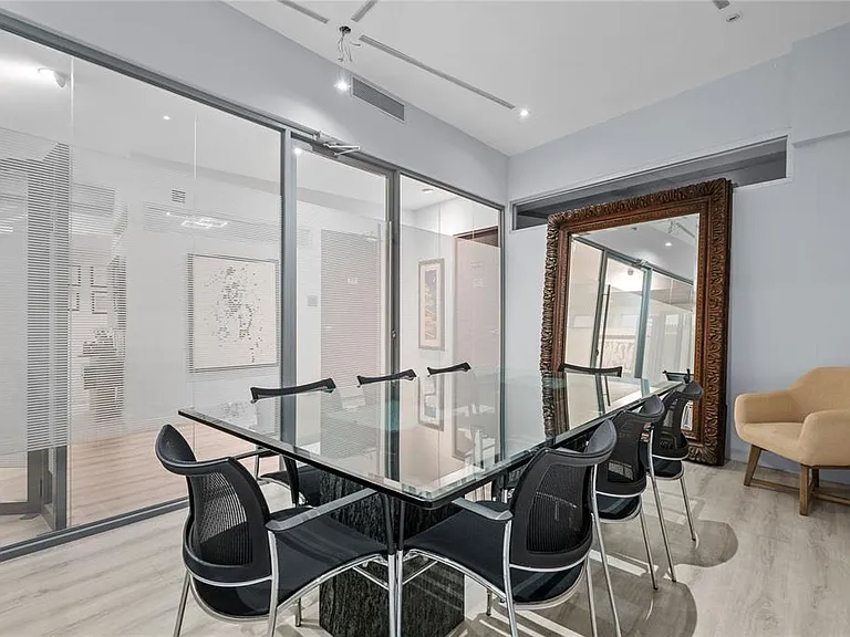 301 Gallardo Office #M — Photo 3