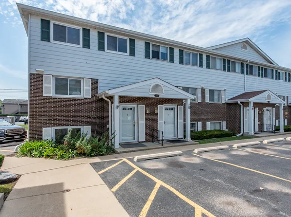 551 W Park Ave, Libertyville, IL