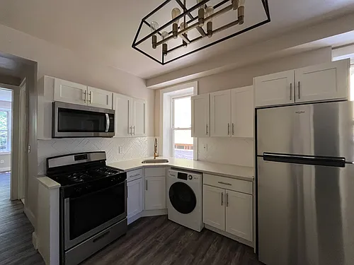 261 Hutton St #3 Photo 1