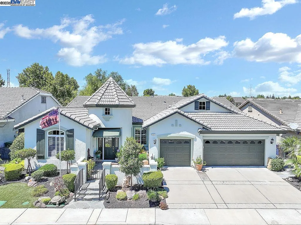 1131 Burghley Ln photo 1