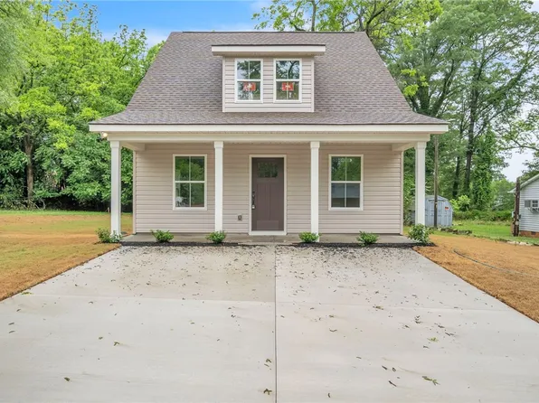 302 Green St, Belton, SC 29627
