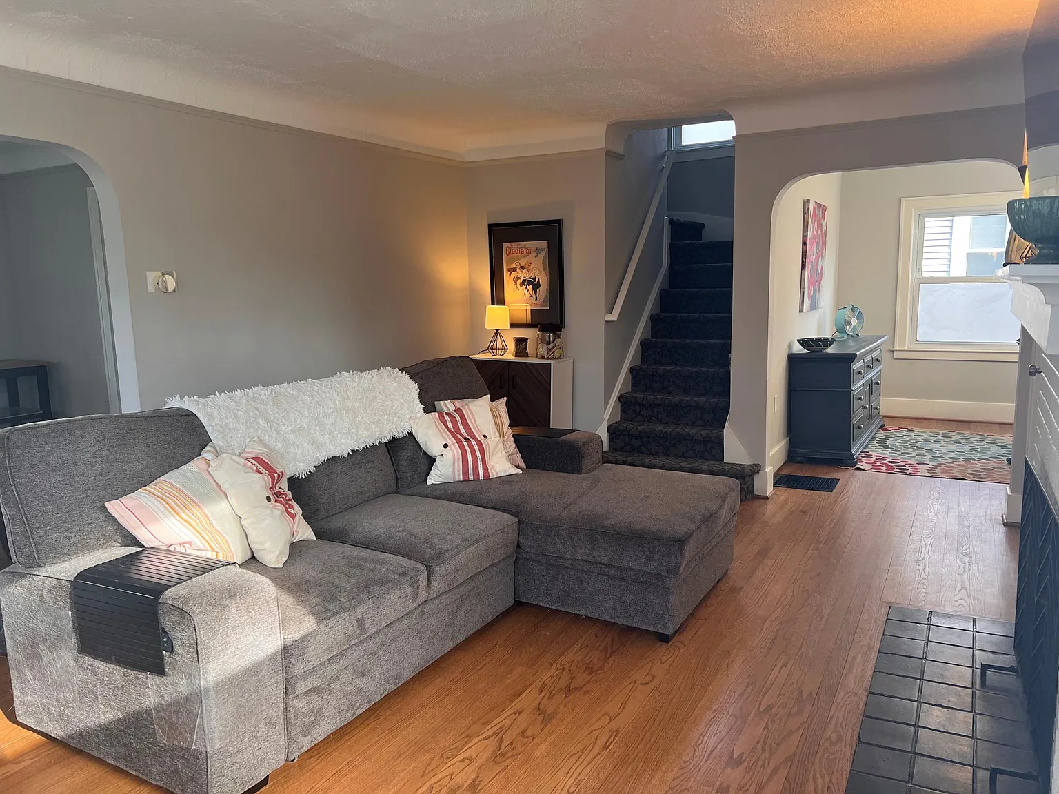 614 W Troy St — Photo 4