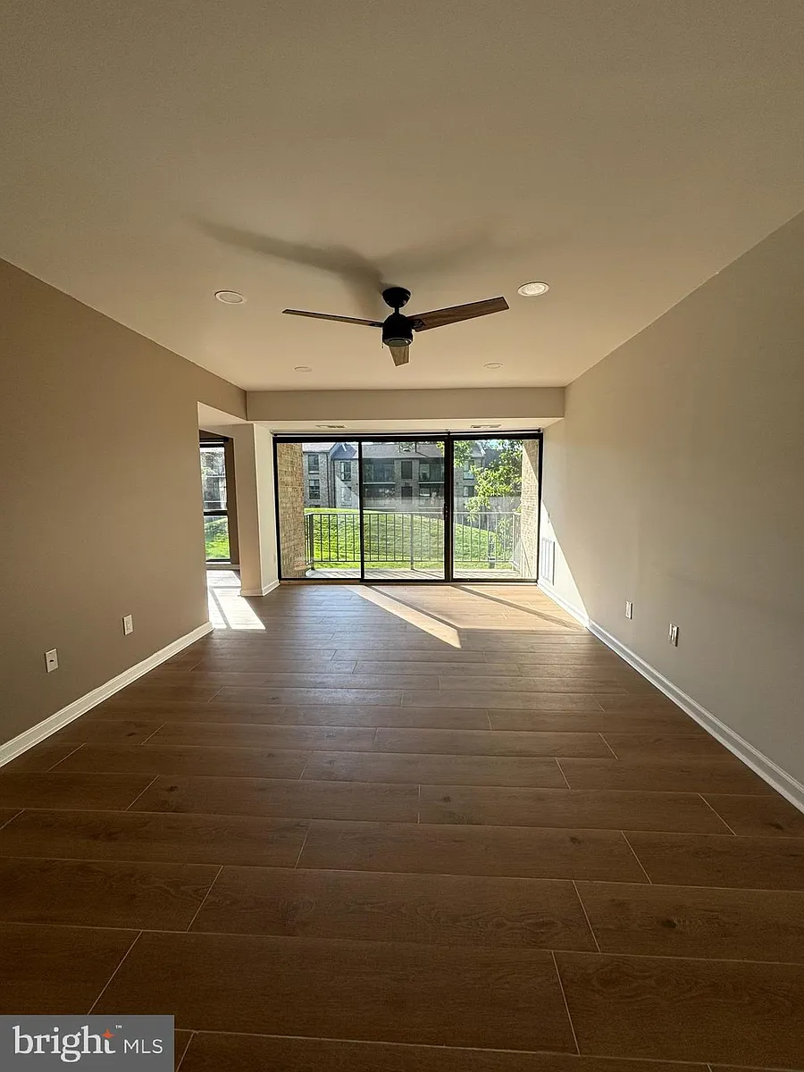 Building Photo - 2018 Colts Neck Rd #10/11B