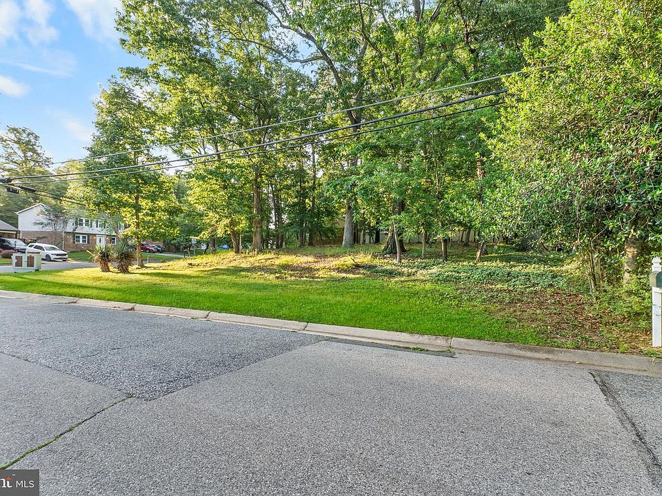 1st image of 600 Kings Ln