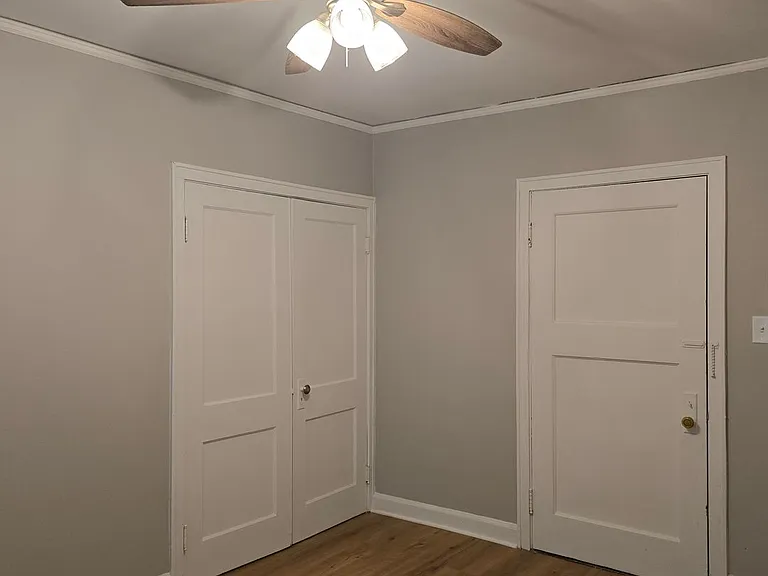 Lower East Side Milwaukee Studio and One bed Apartments- Flexible Lease Terms — Photo 13