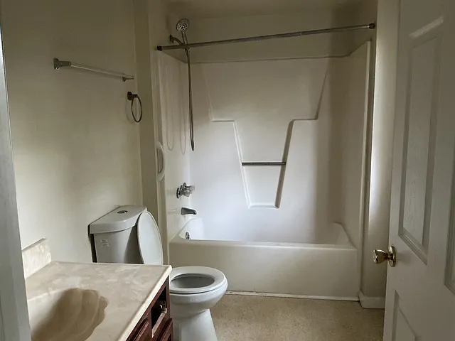 922 Johnson St — Photo 10