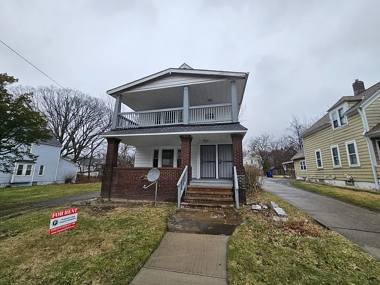 9711 Aetna Rd — Photo 1