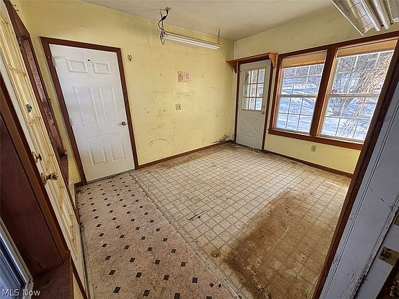 3rd image of 4688 Mayfair Rd