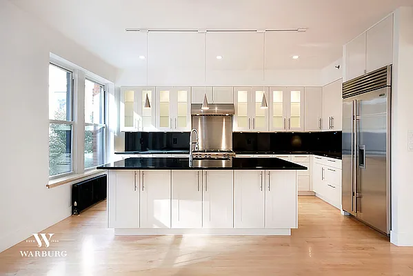 Rented by Warburg | media 8