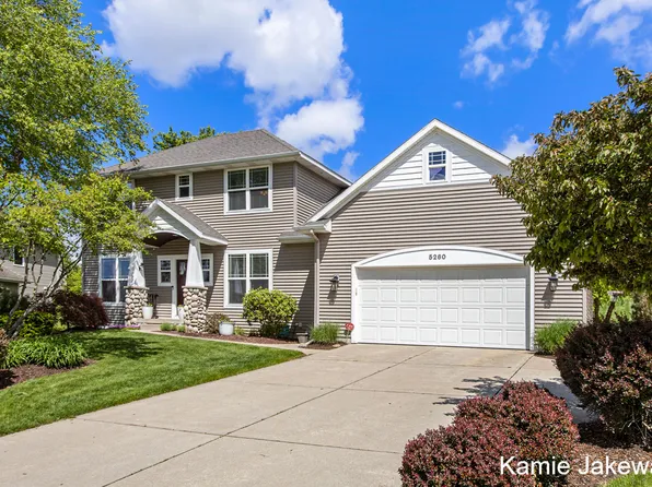 5260 S Silverstone Dr NE, Comstock Park, MI 49321