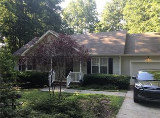100 Beaver Ridge Dr, Youngsville, NC 27596