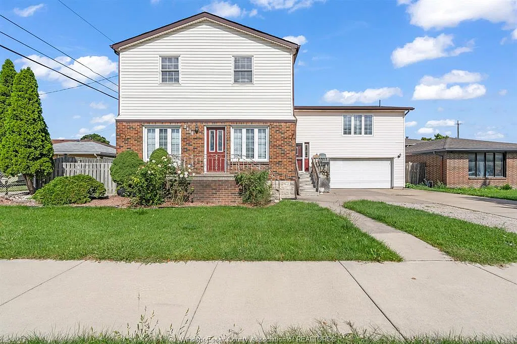 2 bed, $1,800 — Photo 1