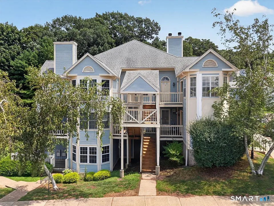 75 Redwood Dr #305