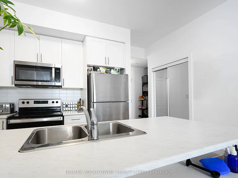 450 Dundas St E #334 — Photo 11